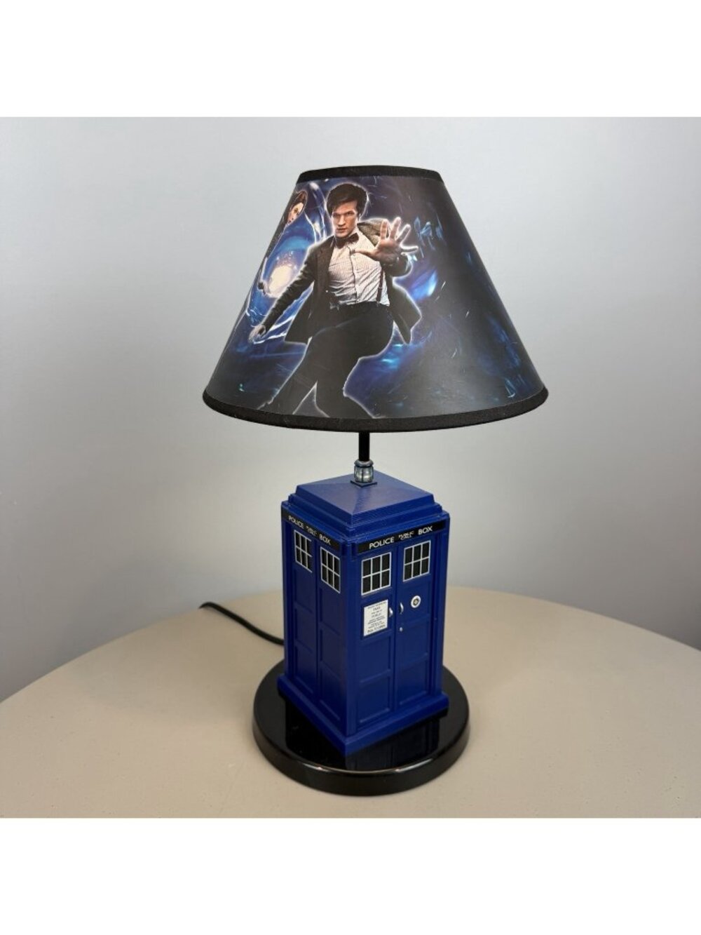 Doctor Who TARDIS Table Lamp Matt Smith 11th Doctor Rabbit Tanaka 2009 READ